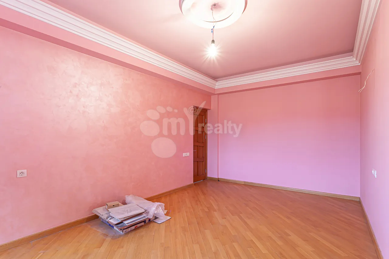 4 bedroom apartment for sale Teryan St, Center Yerevan, 160262