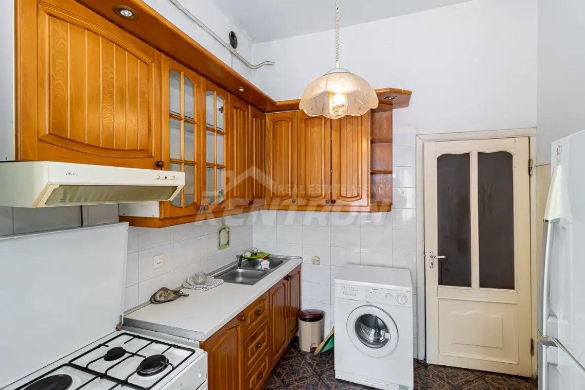 3 bedroom apartment for rent خیابان کاسیان, عربگیر ایروان, 159561