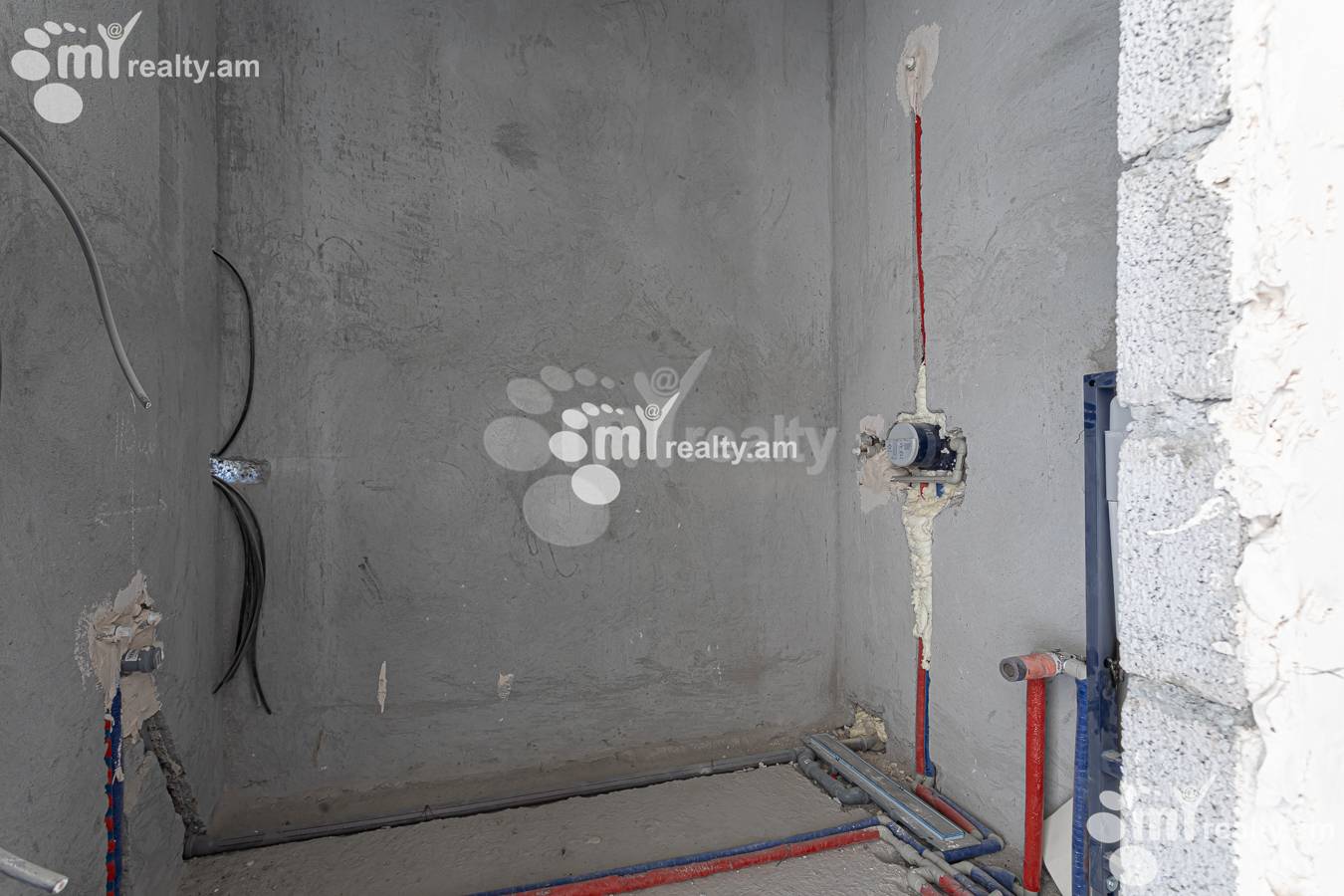 Купить 4 комнатную квартиру Ахбюр Сероб ул, Арабкир Ереван, 157136