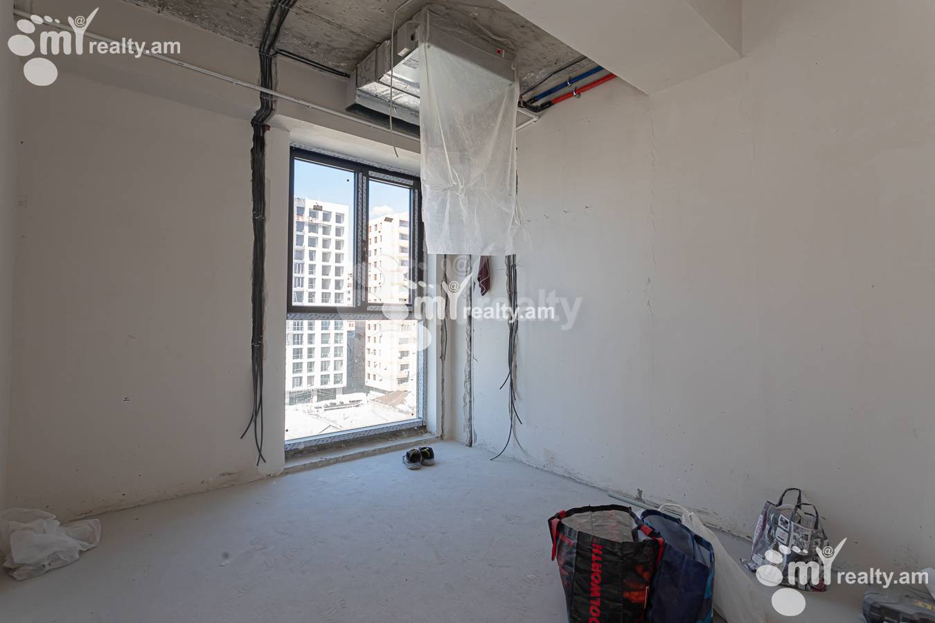 Купить 4 комнатную квартиру Ахбюр Сероб ул, Арабкир Ереван, 157136