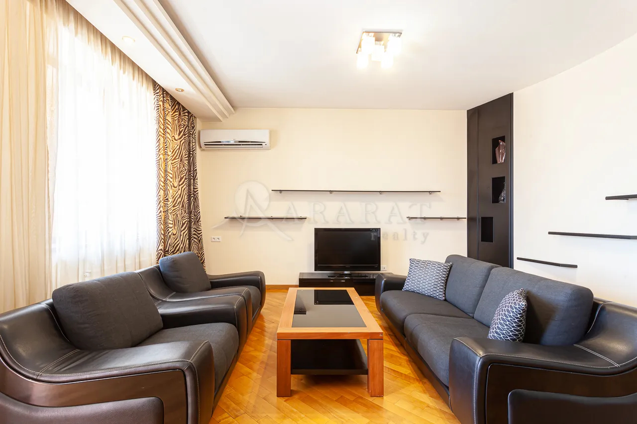3 bedroom apartment for sale rue d'Amiryan, Center Yerevan, 158288