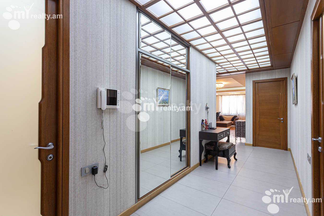 Купить 3 комнатную квартиру Северный пр, Центр Ереван, 152936