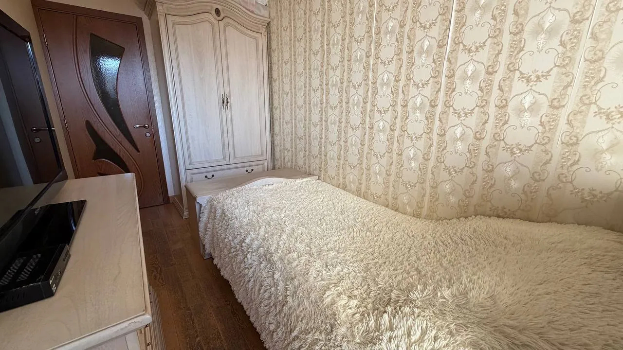 3 bedroom apartment for sale خیابان اِ. کوچار, مرکز شهر ایروان, 161131