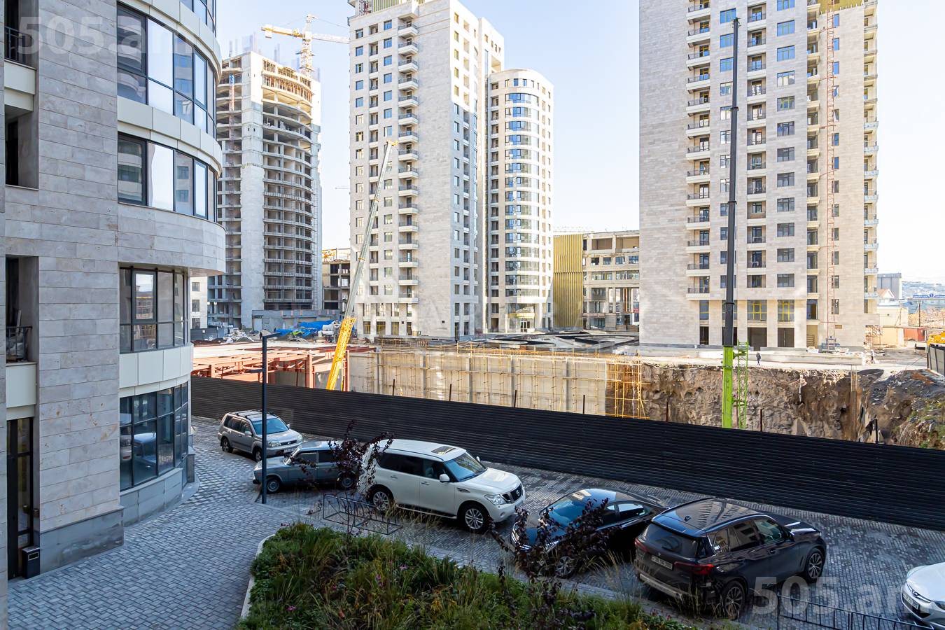 Купить 2 комнатную квартиру Аршакуняц пр, Центр Ереван, 153912