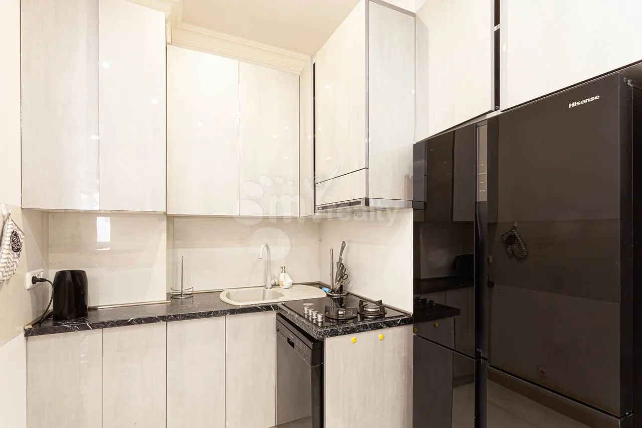 3 bedroom apartment for sale Amiryan St, Center Yerevan, 159133