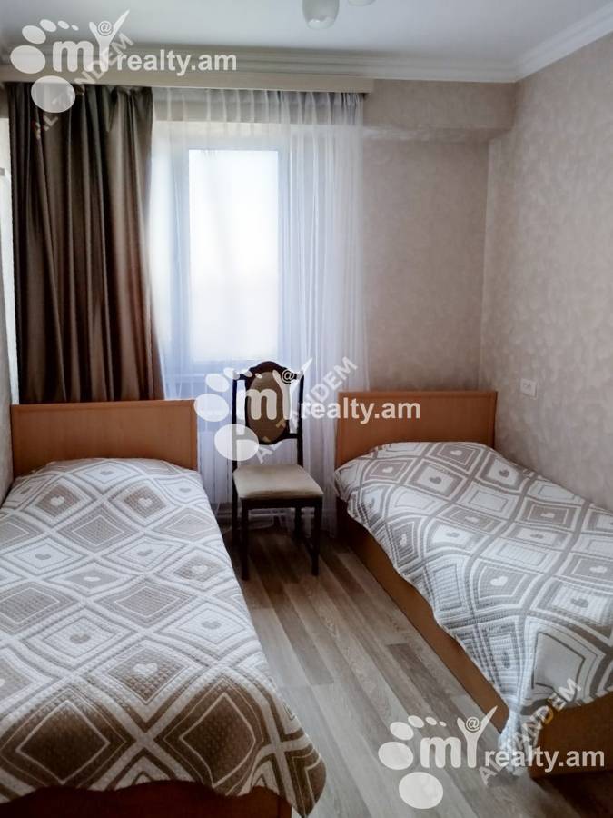 4 bedroom apartment for sale خیابان ا. کاخاتریان, عربگیر ایروان, 159609