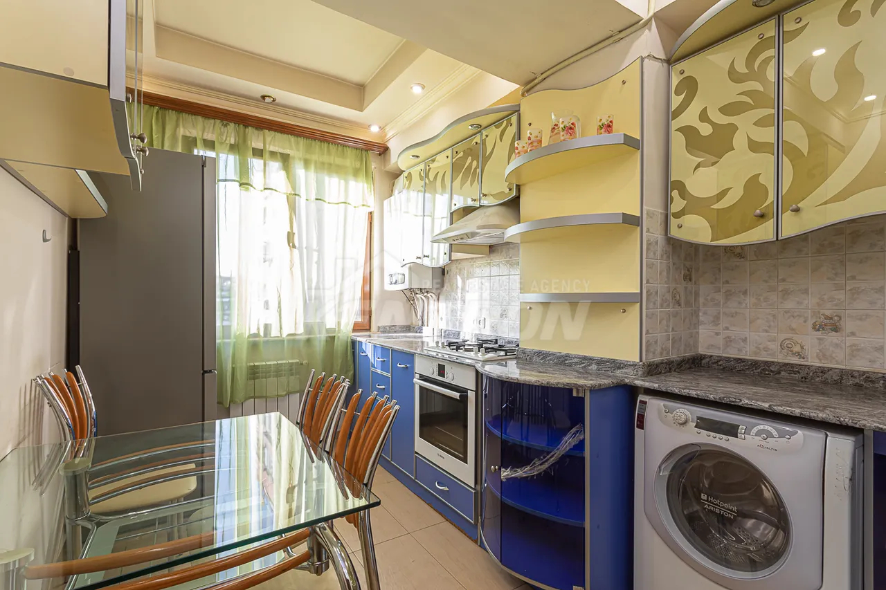 2 bedroom apartment for rent Saryan St, Center Yerevan, 158913