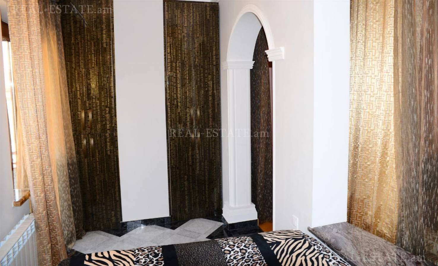 4 bedroom apartment for sale Teryan St, Center Yerevan, 133596