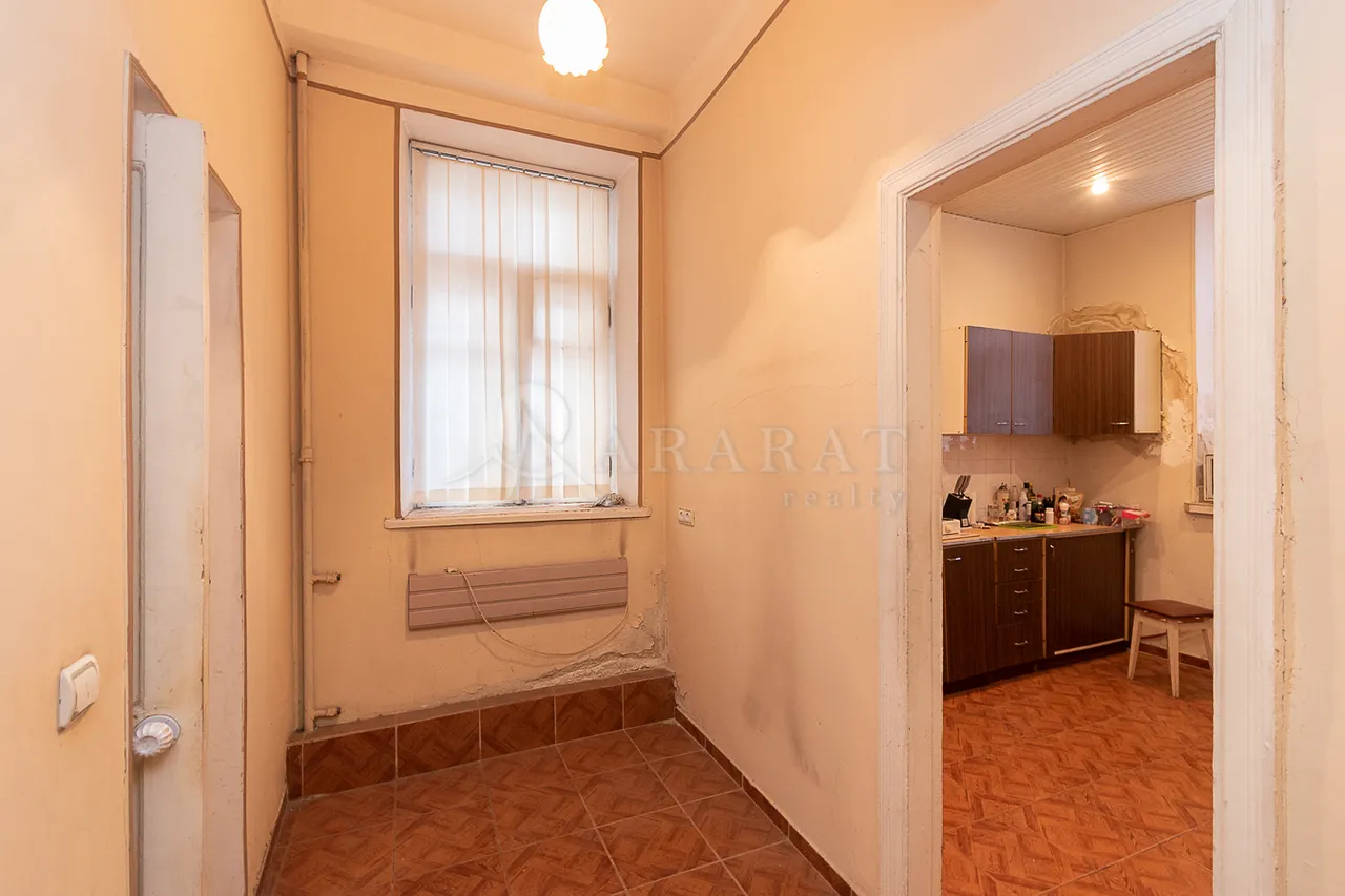 3 bedroom apartment for sale Baghramyan Ave (Kentron), Center Yerevan, 158943