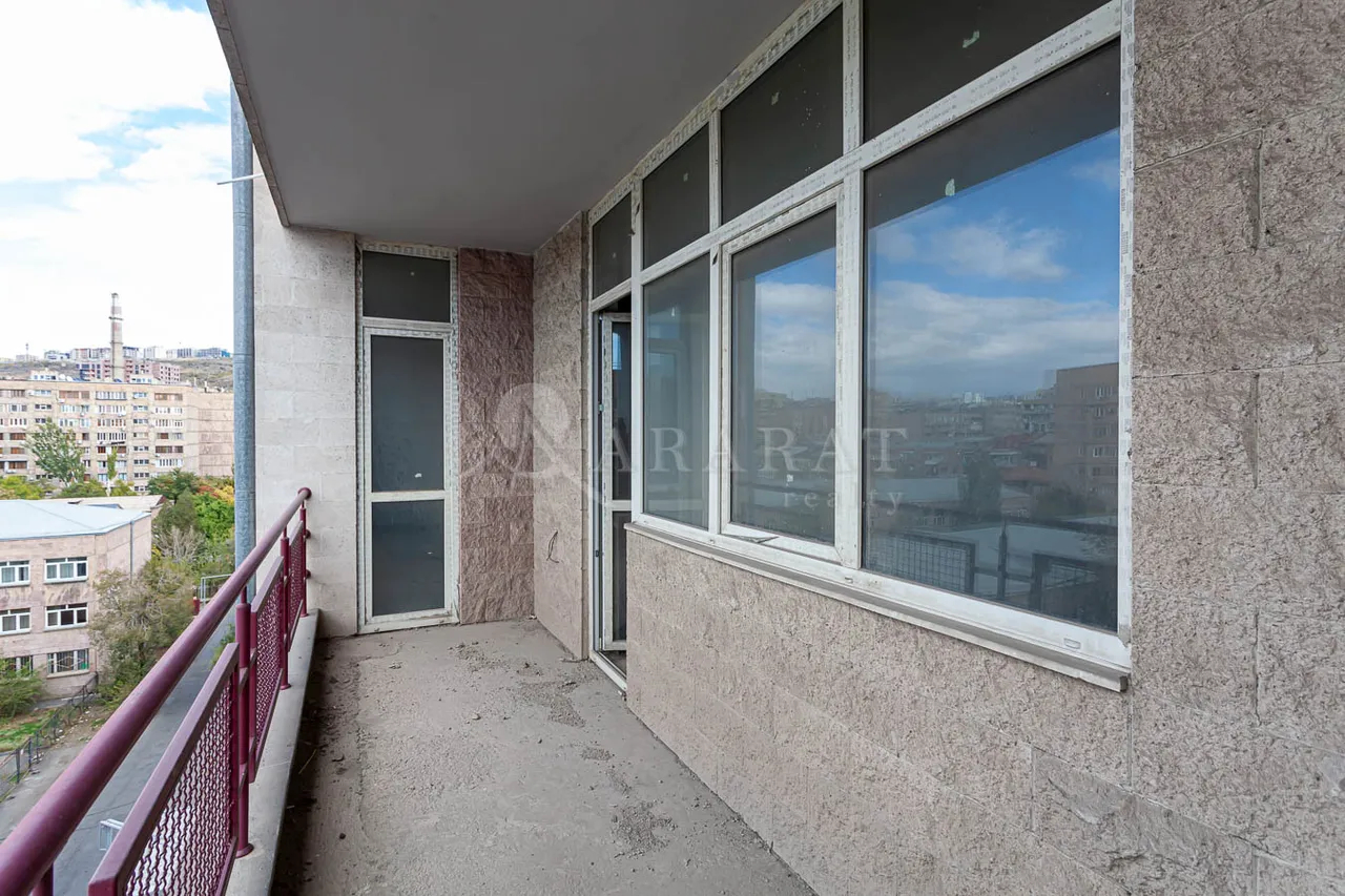 3 սենյականոց բնակարան  Ռոստոմի փող, Կենտրոն Երևան, 157235