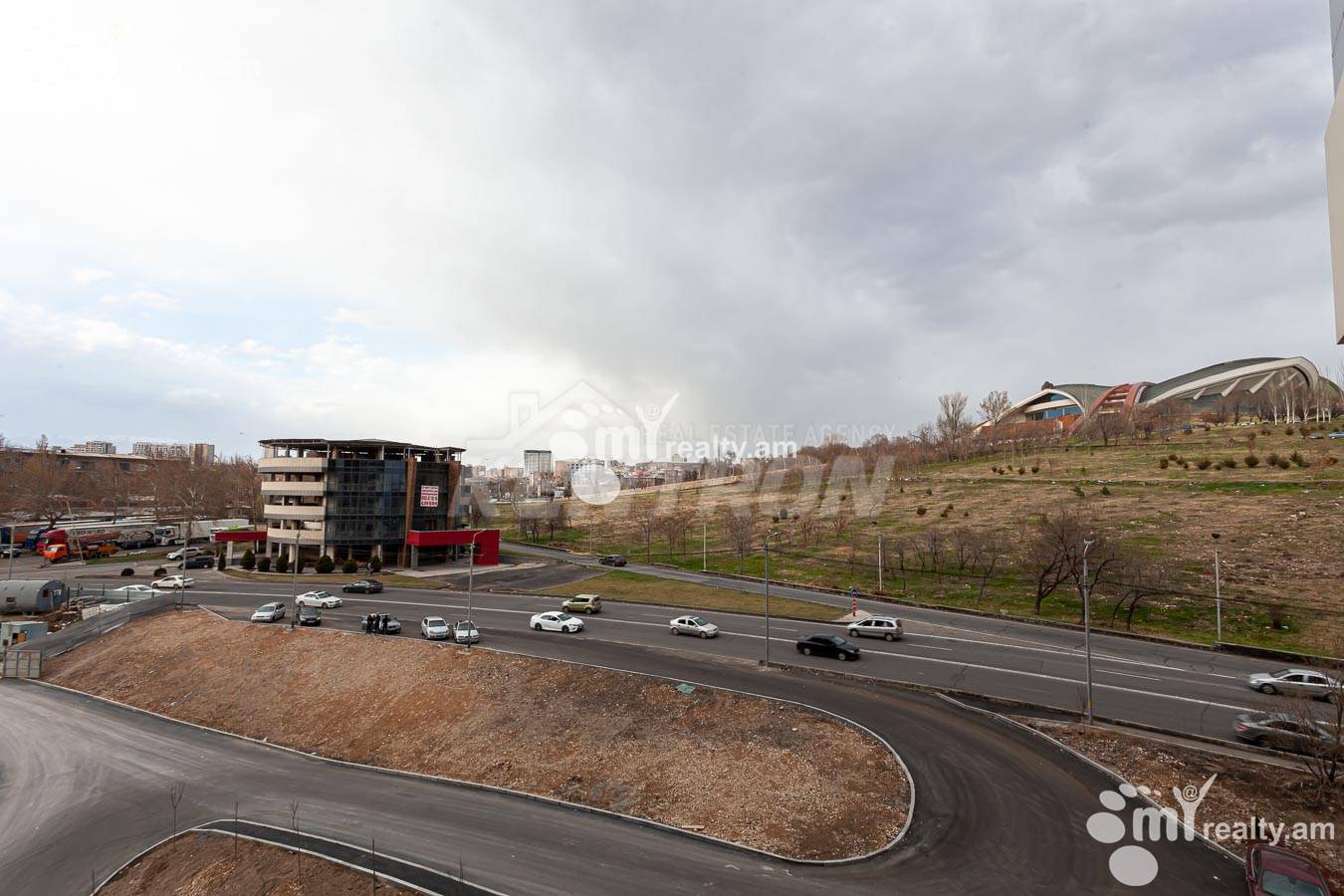 Купить 4 комнатную квартиру М․ Мелконян ул, Центр Ереван, 155072