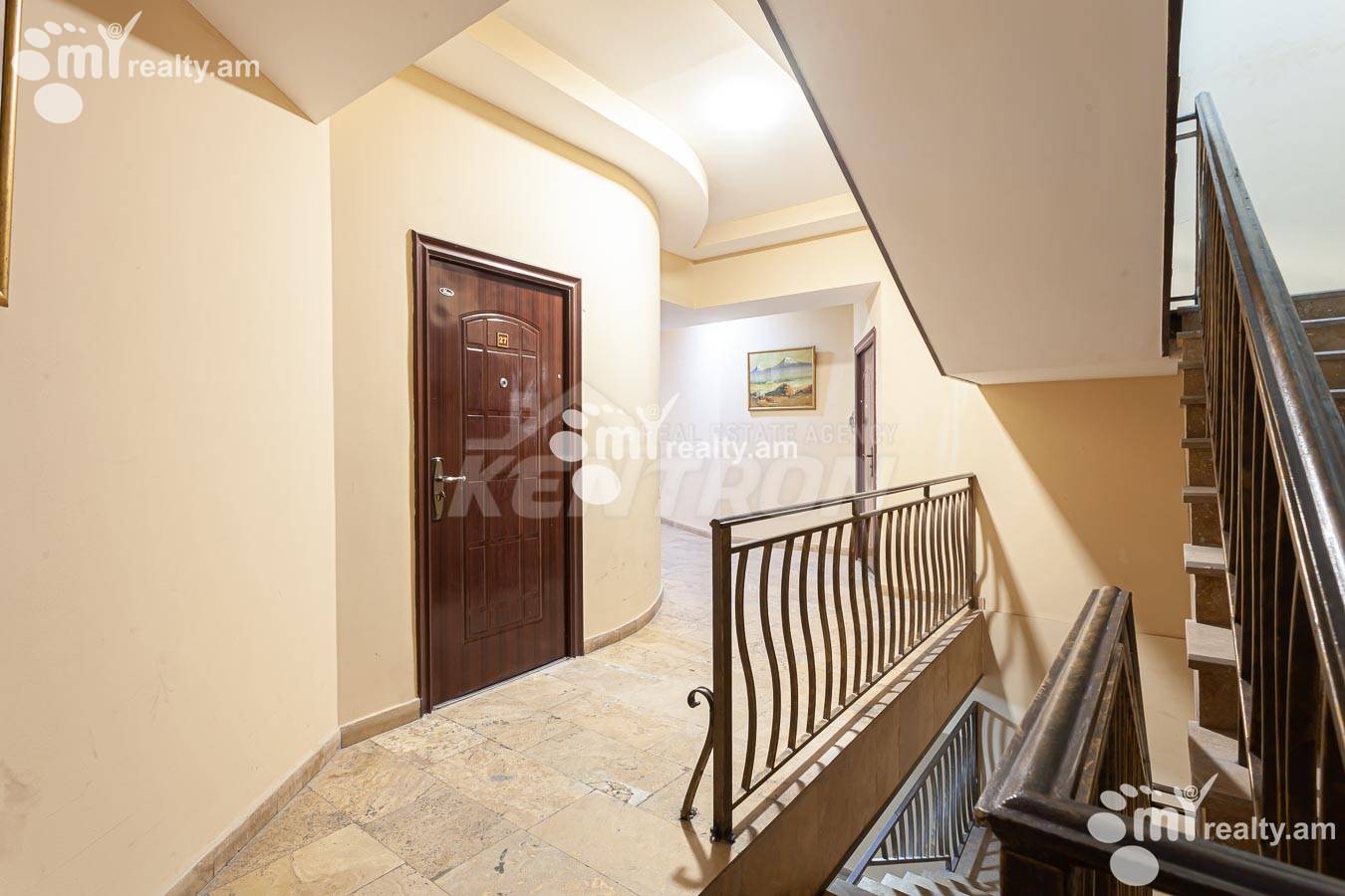 3 սենյականոց բնակարան  Աբովյան փող, Կենտրոն Երևան, 155178