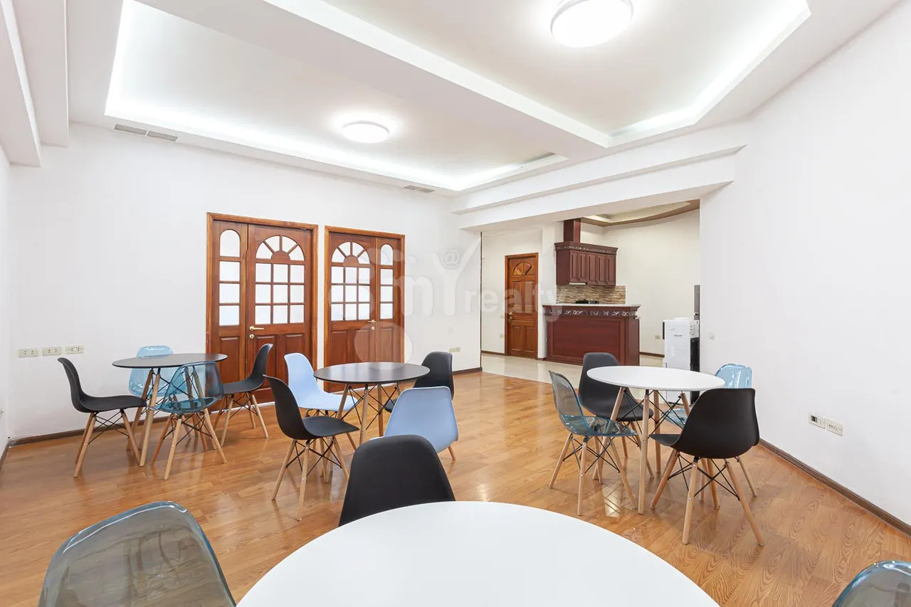 3 bedroom apartment for sale Abovyan St, Center Yerevan, 157552