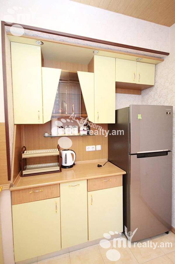 2 սենյականոց բնակարան  Սայաթ-Նովայի պող, Կենտրոն Երևան, 160115