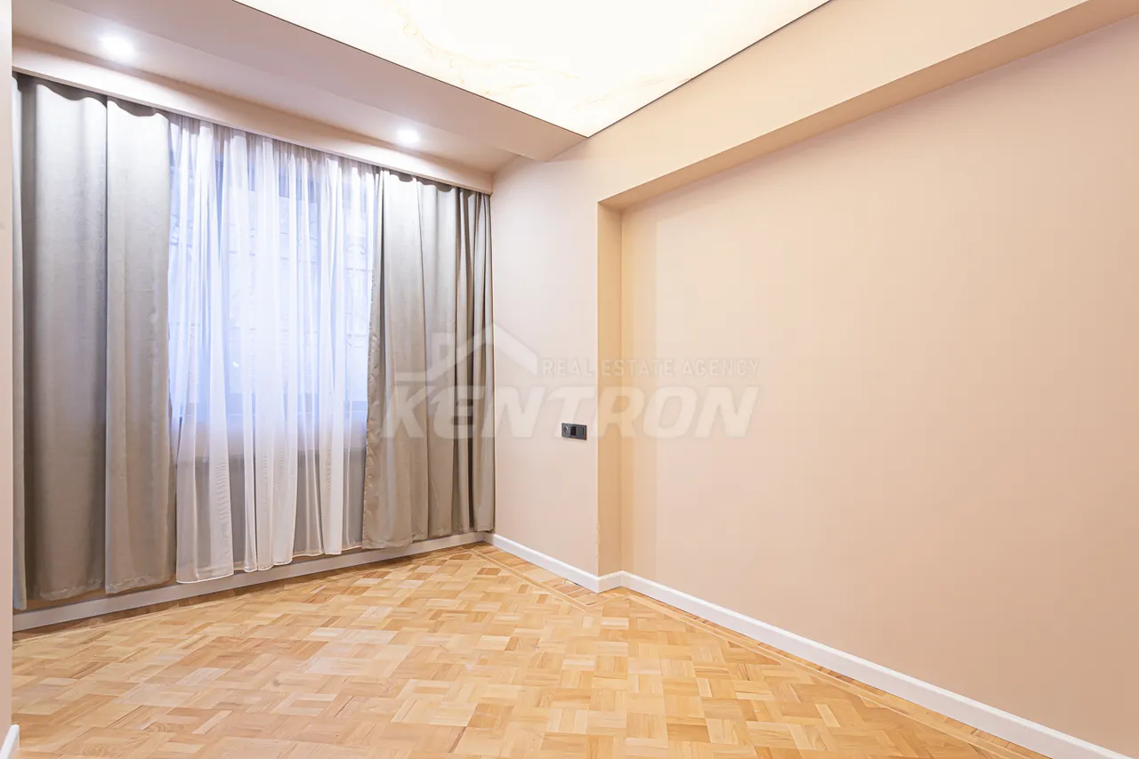2 bedroom apartment for sale خیابان م. خورِناتسی, مرکز شهر ایروان, 159208