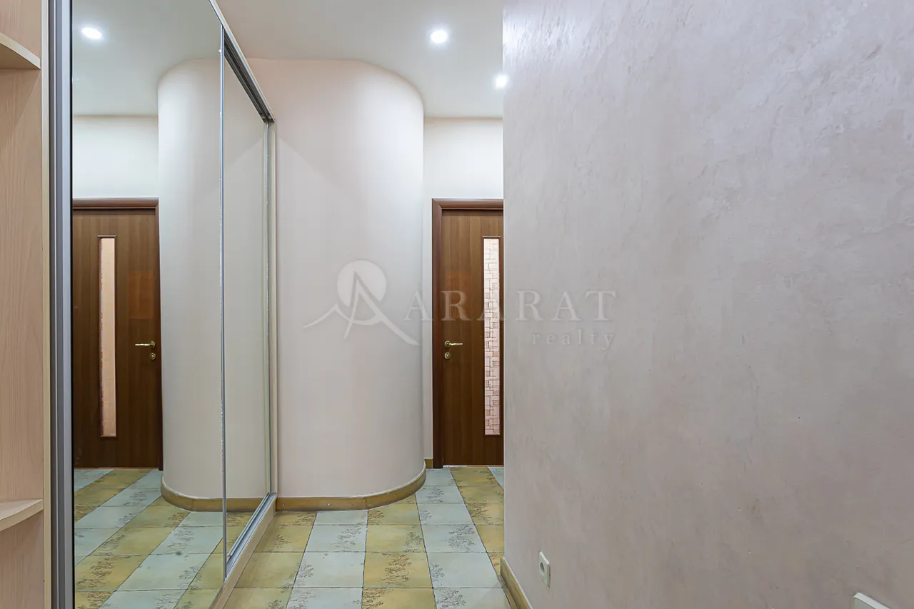 3 bedroom apartment for rent D. Demirchyan St, Center Yerevan, 158776