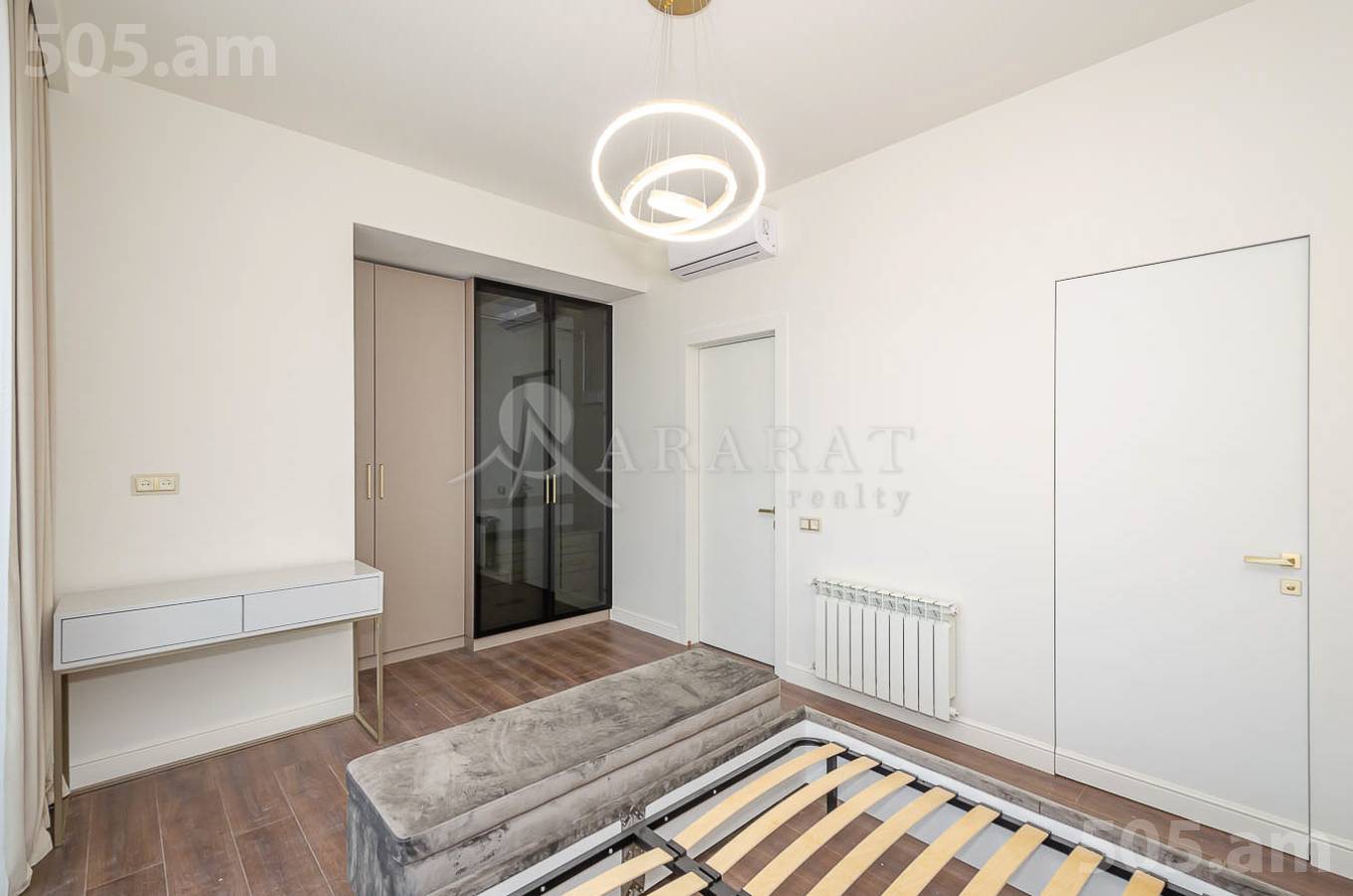 4 սենյականոց բնակարան վարձով , Կենտրոն Երևան, 153305