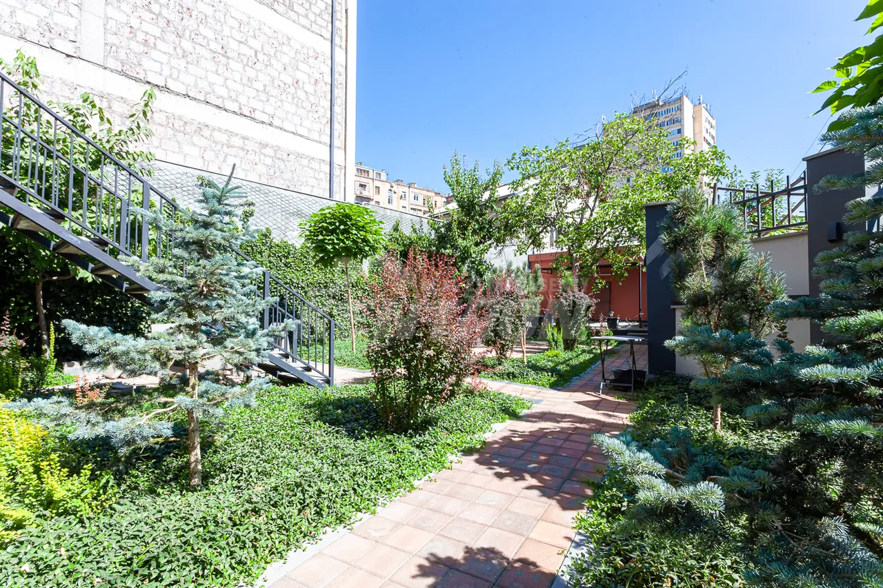 House for sale Fizkulturnikner St, Center Yerevan, 157324