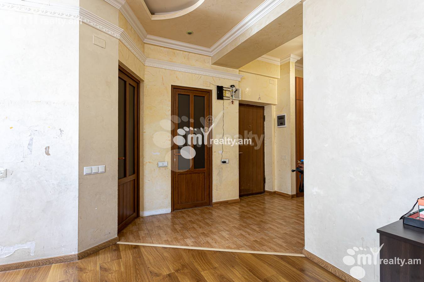 3 bedroom apartment for sale خیابان م. خورِناتسی, مرکز شهر ایروان, 156169