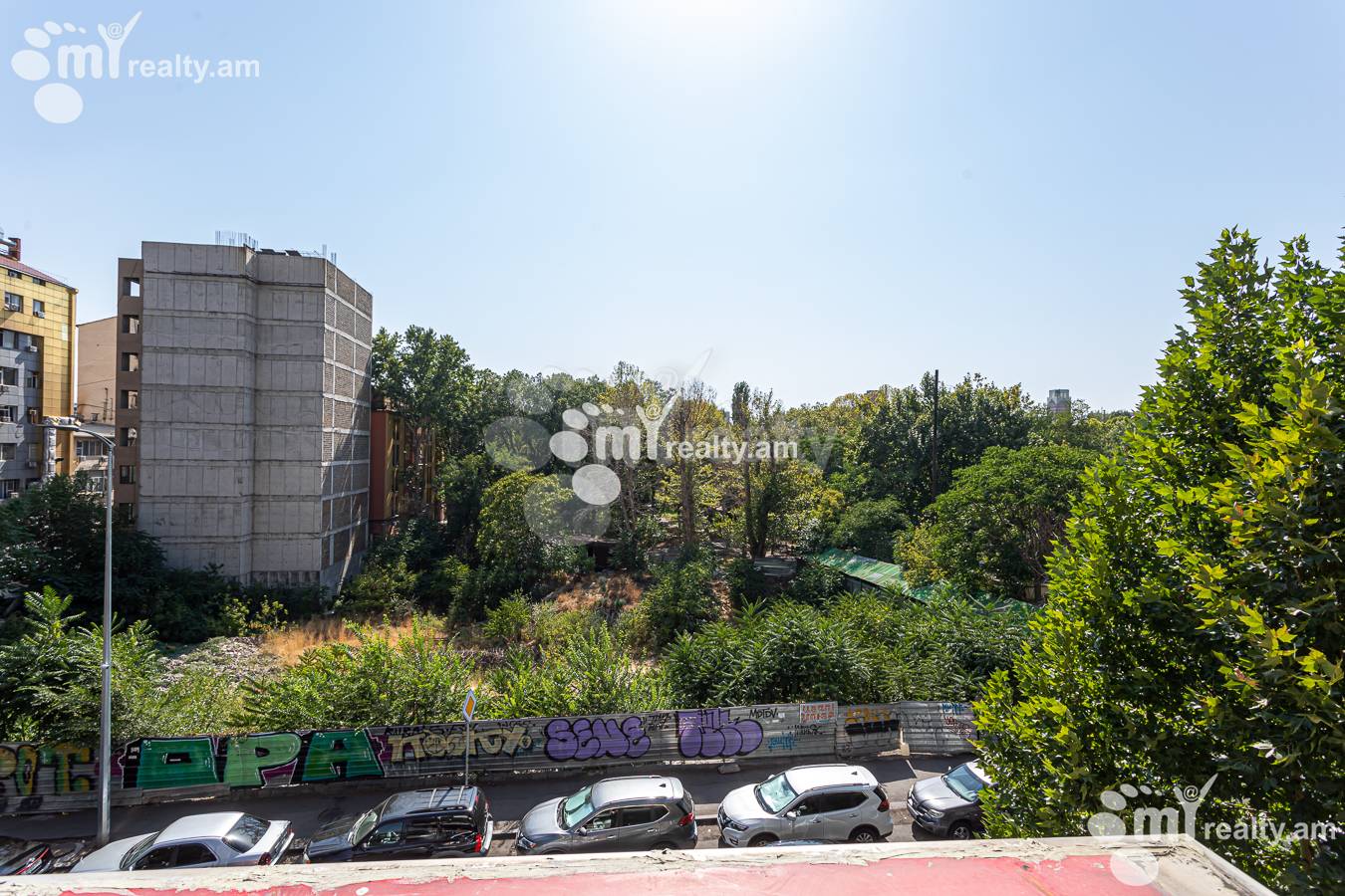 3 bedroom apartment for sale خیابان م. خورِناتسی, مرکز شهر ایروان, 156169