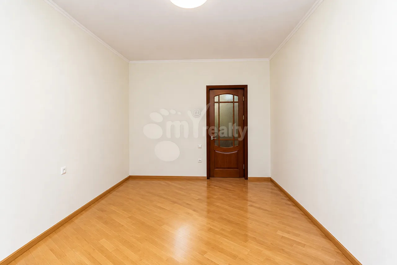 3 սենյականոց բնակարան  Կիևյան փող, Արաբկիր Երևան, 161541