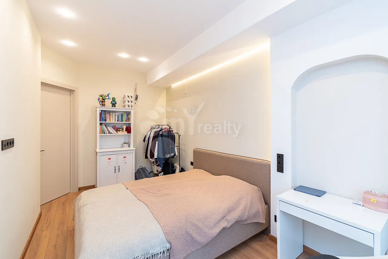 4 bedroom apartment for sale Ghapantsian St, Arabkir Yerevan, 160276