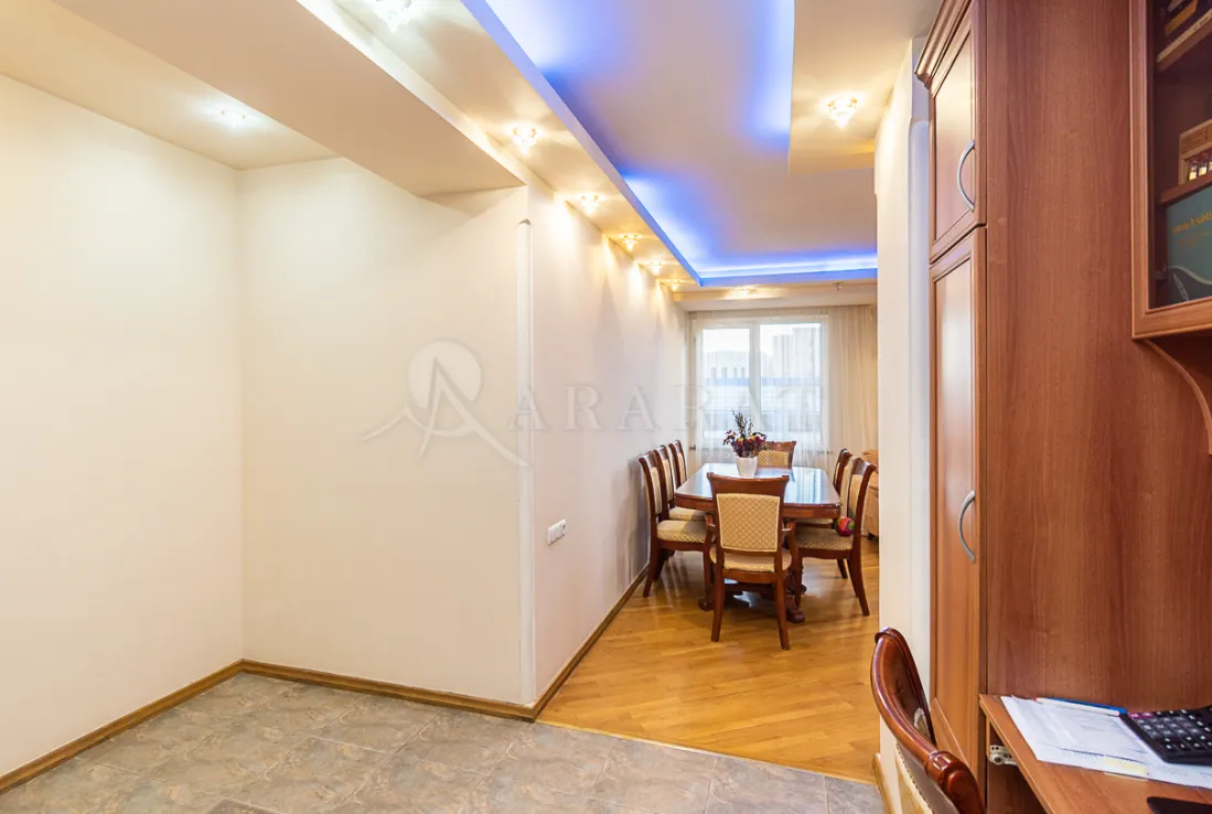 3 bedroom apartment for sale Davtashen 4 district, Davtachène Yerevan, 160362