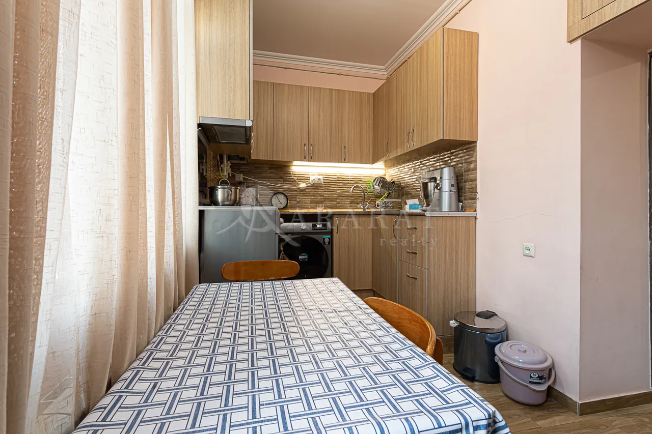 2 bedroom apartment for sale Hanrapetutyan St, Center Yerevan, 158021