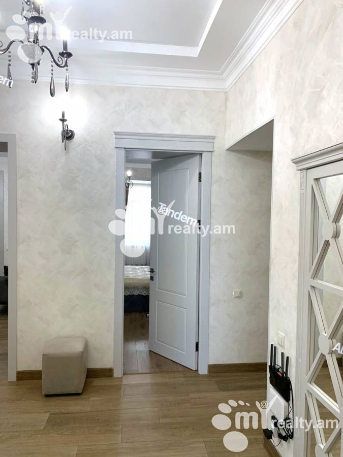 Купить 3 комнатную квартиру Вардананц ул, Центр Ереван, 143105