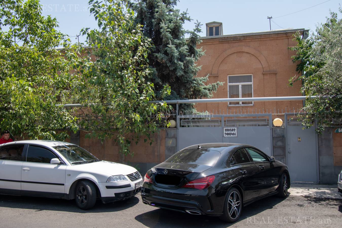 House for sale خیابان اِرزنکیان, عربگیر ایروان, 131697