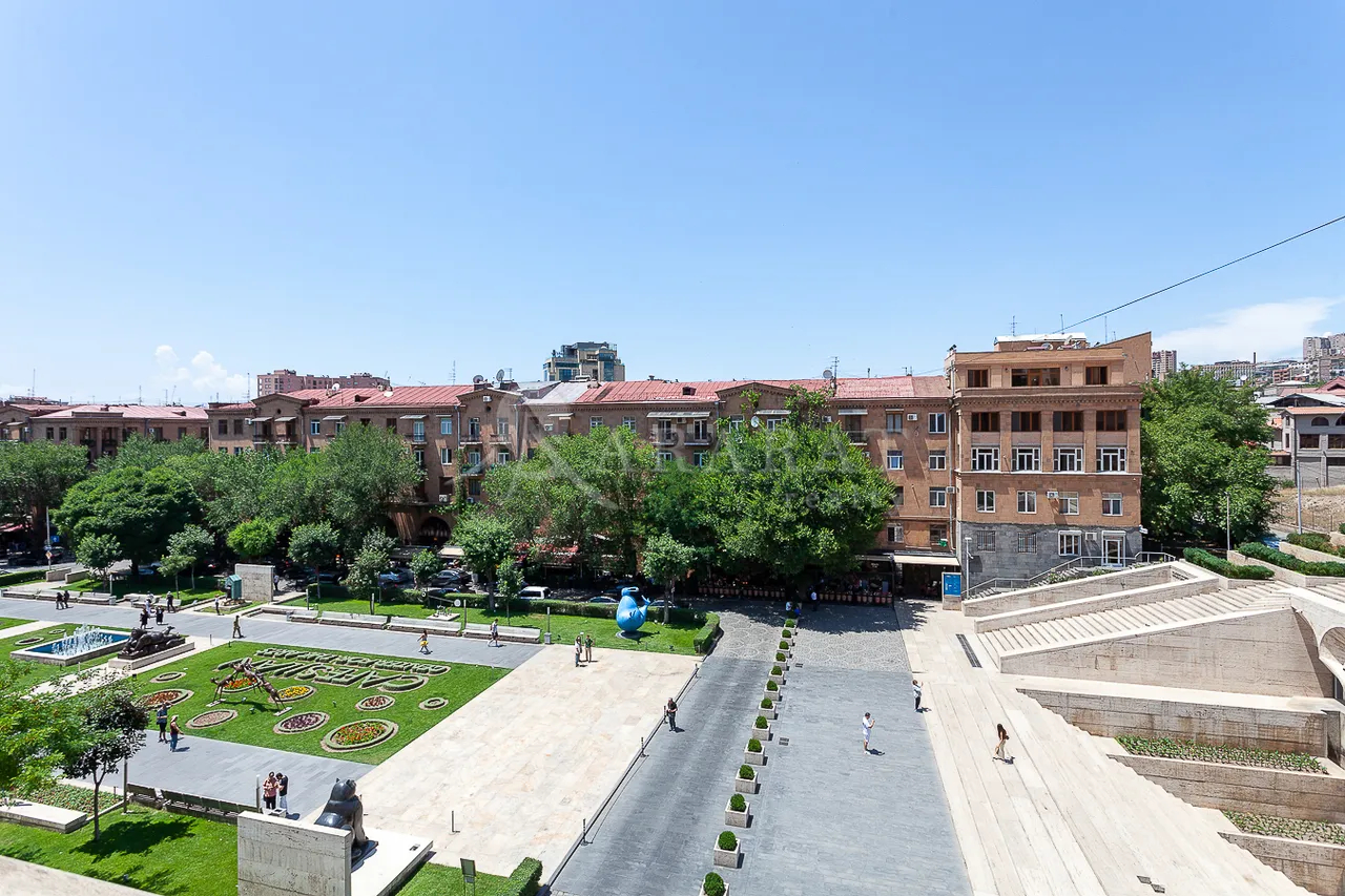 3 bedroom apartment for rent Tamanyan St, Center Yerevan, 158976