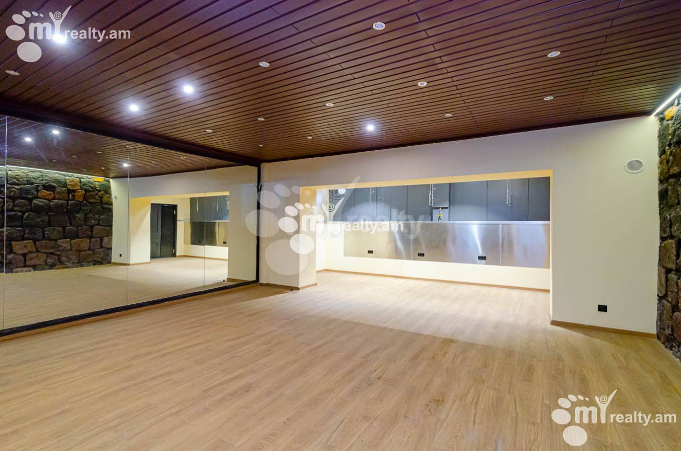 Commercial for sale خیابان کومیتاس, عربگیر ایروان, 144951