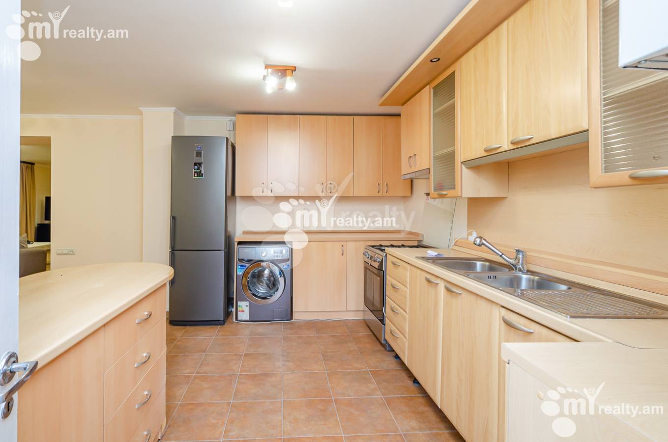 3 bedroom apartment for rent Mashtots Ave, Center Yerevan, 153109