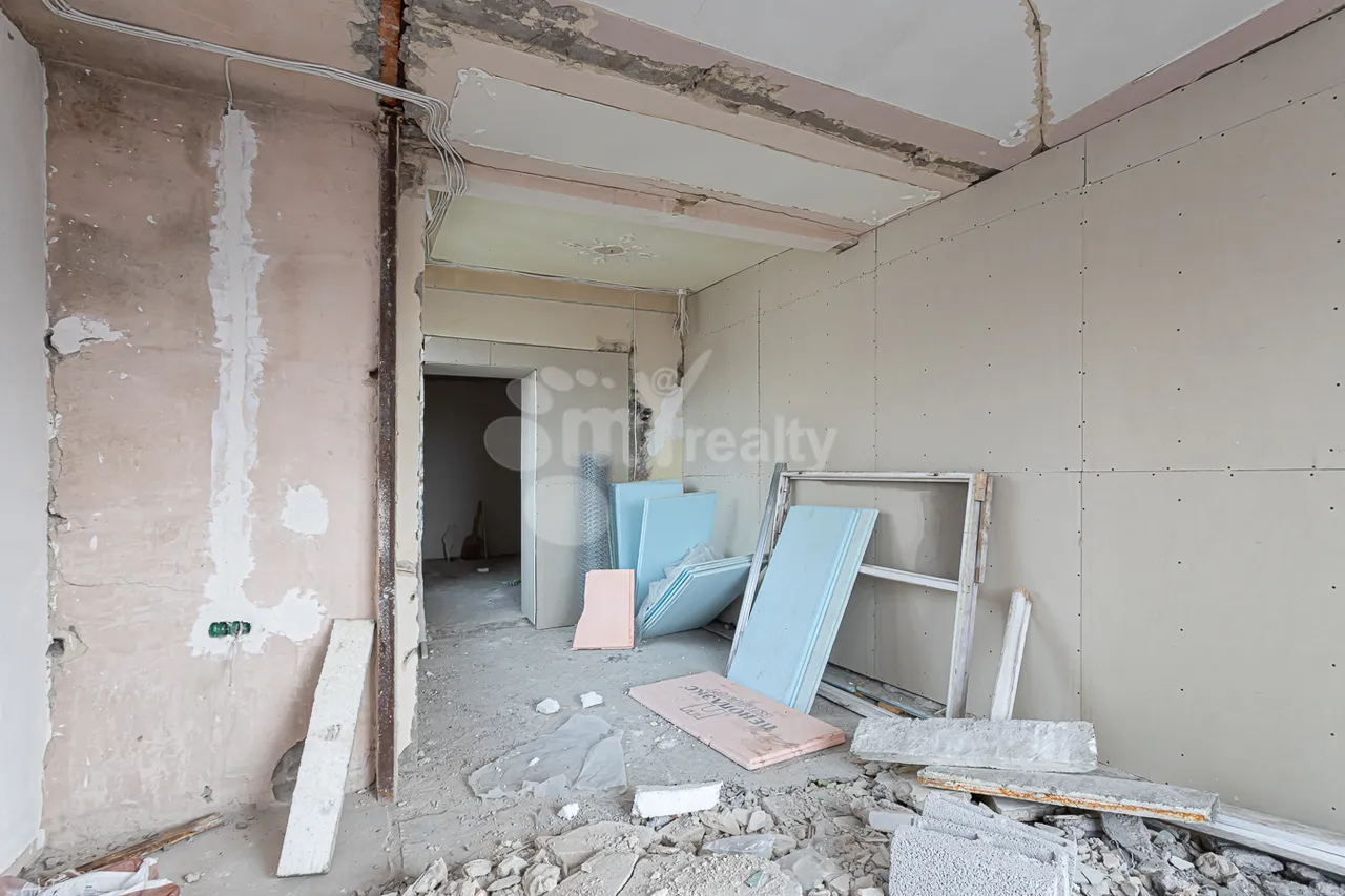 5 bedroom apartment for sale خیابان کومیتاس, عربگیر ایروان, 158189