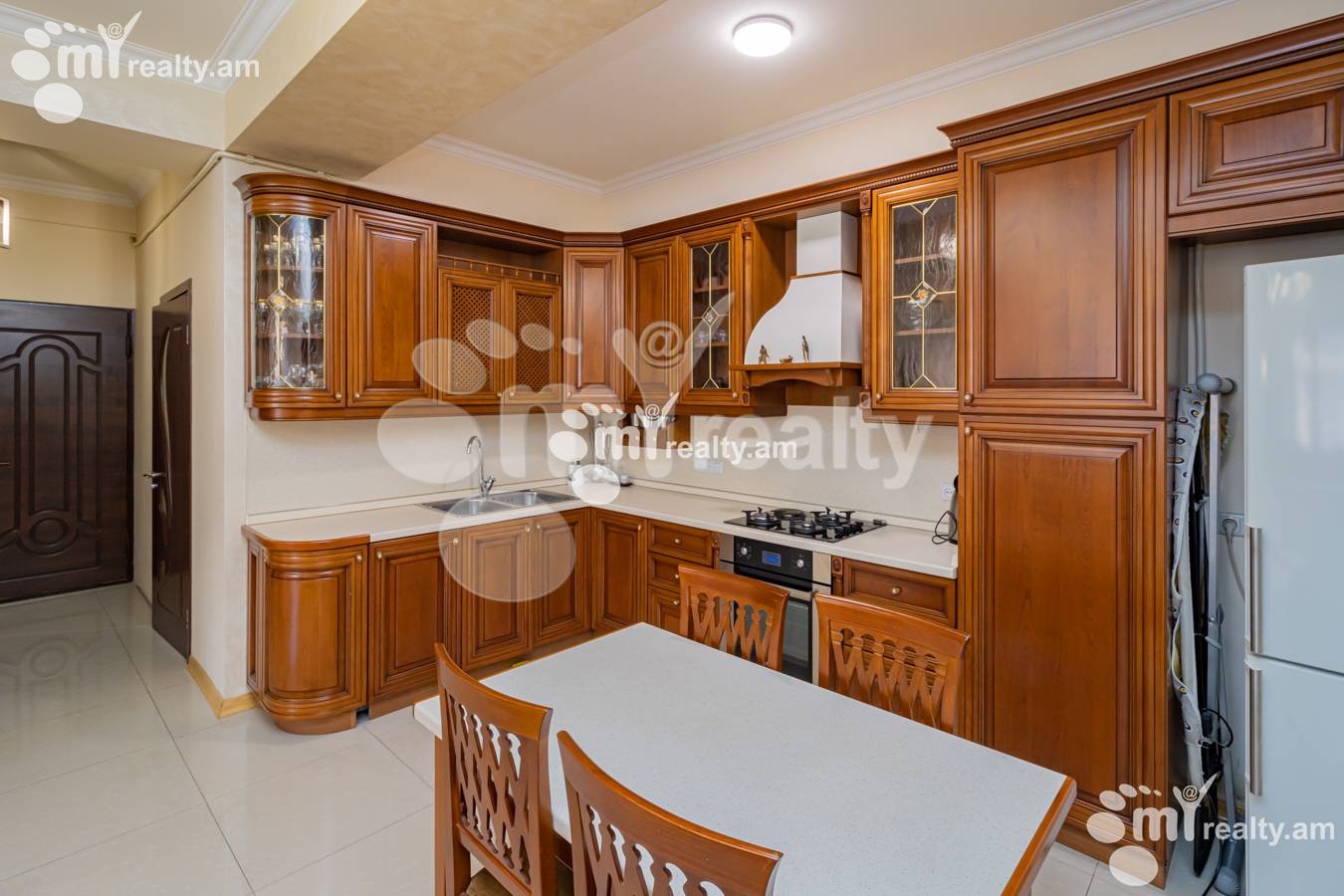 Купить 3 комнатную квартиру Антараин ул, Центр Ереван, 135777