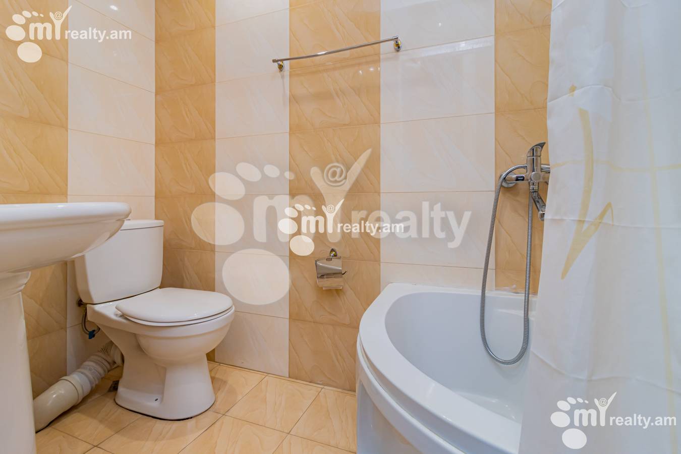 Купить 3 комнатную квартиру Антараин ул, Центр Ереван, 135777