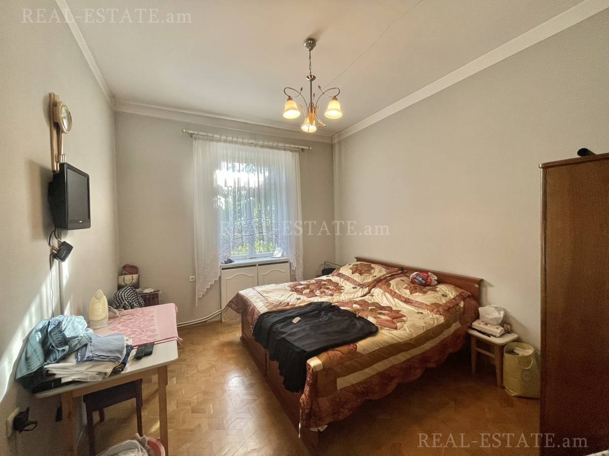 House for sale خیابان اِرزنکیان, عربگیر ایروان, 131697