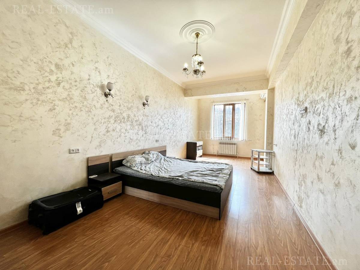 Купить 3 комнатную квартиру Лер. Камсар ул, Центр Ереван, 129972