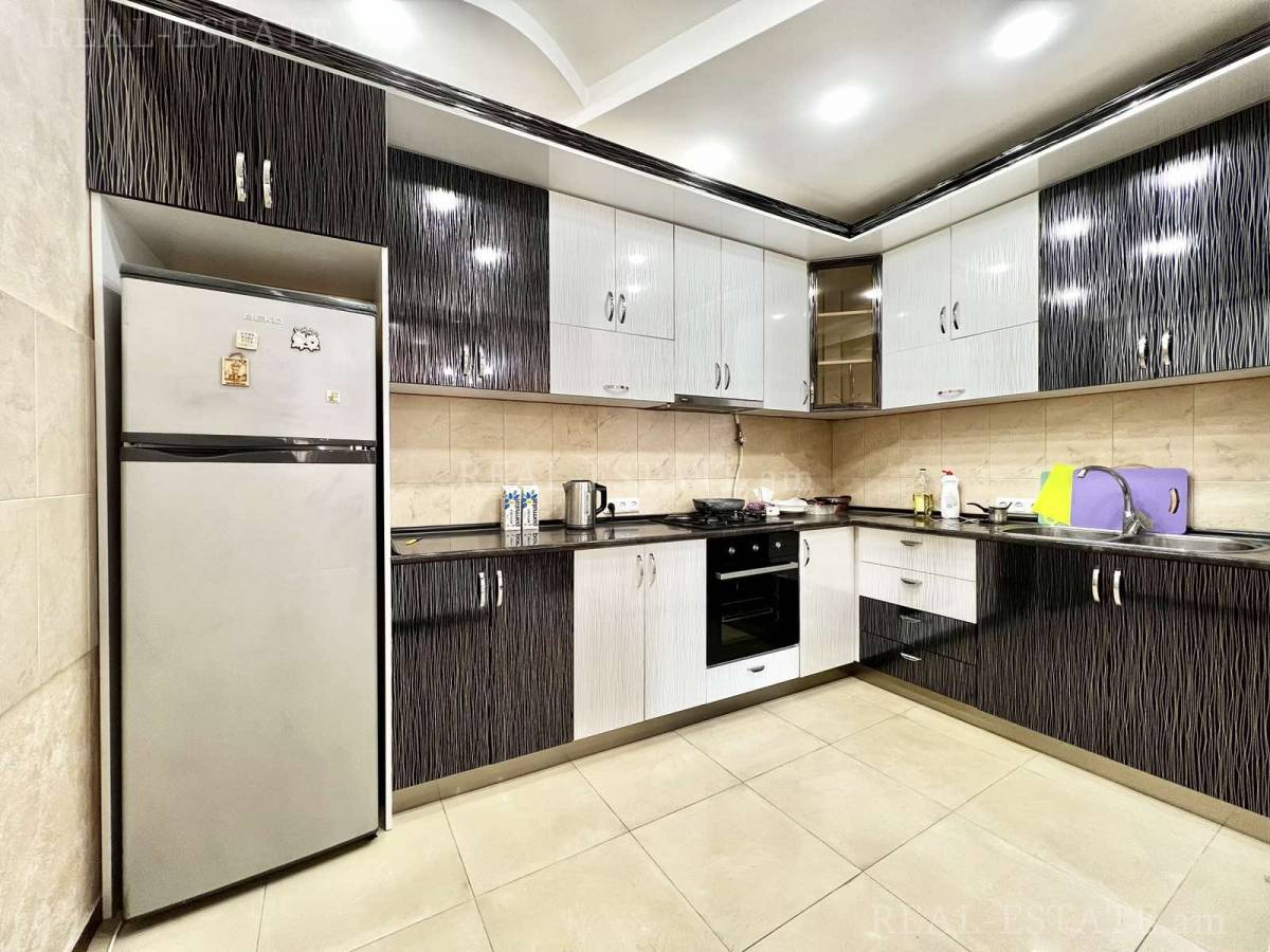 Купить 3 комнатную квартиру Лер. Камсар ул, Центр Ереван, 129972