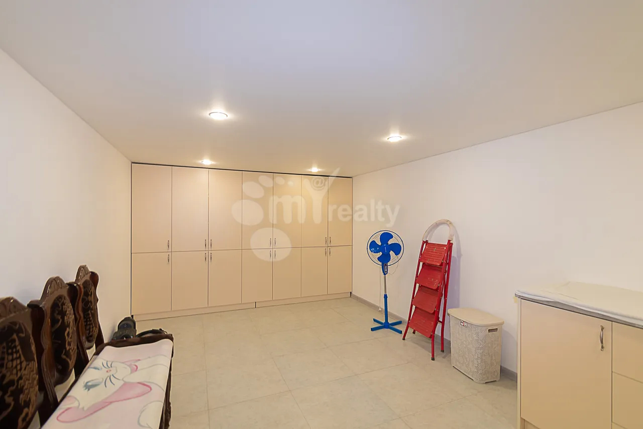 Купить дом Микоян ул, Давташен Ереван, 160031