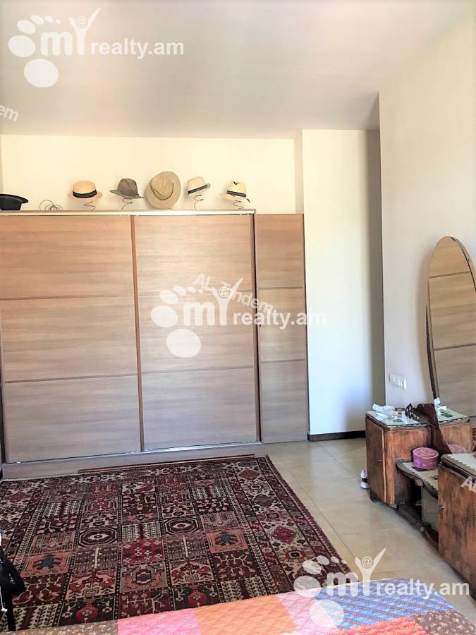 3 bedroom apartment for sale Rostom St, Center Yerevan, 142274