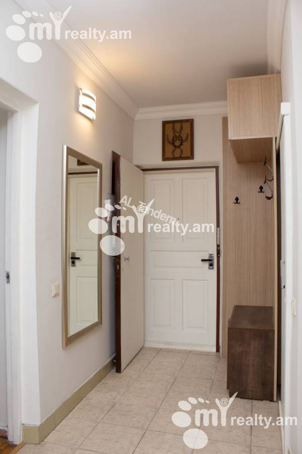 3 bedroom apartment for rent Abovyan St, Center Yerevan, 142503
