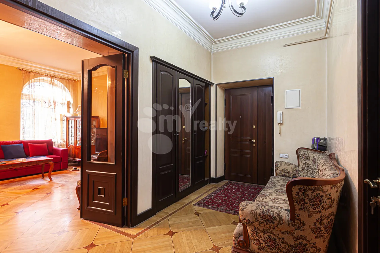 3 bedroom apartment for sale Baghramyan Ave (Kentron), Center Yerevan, 161298