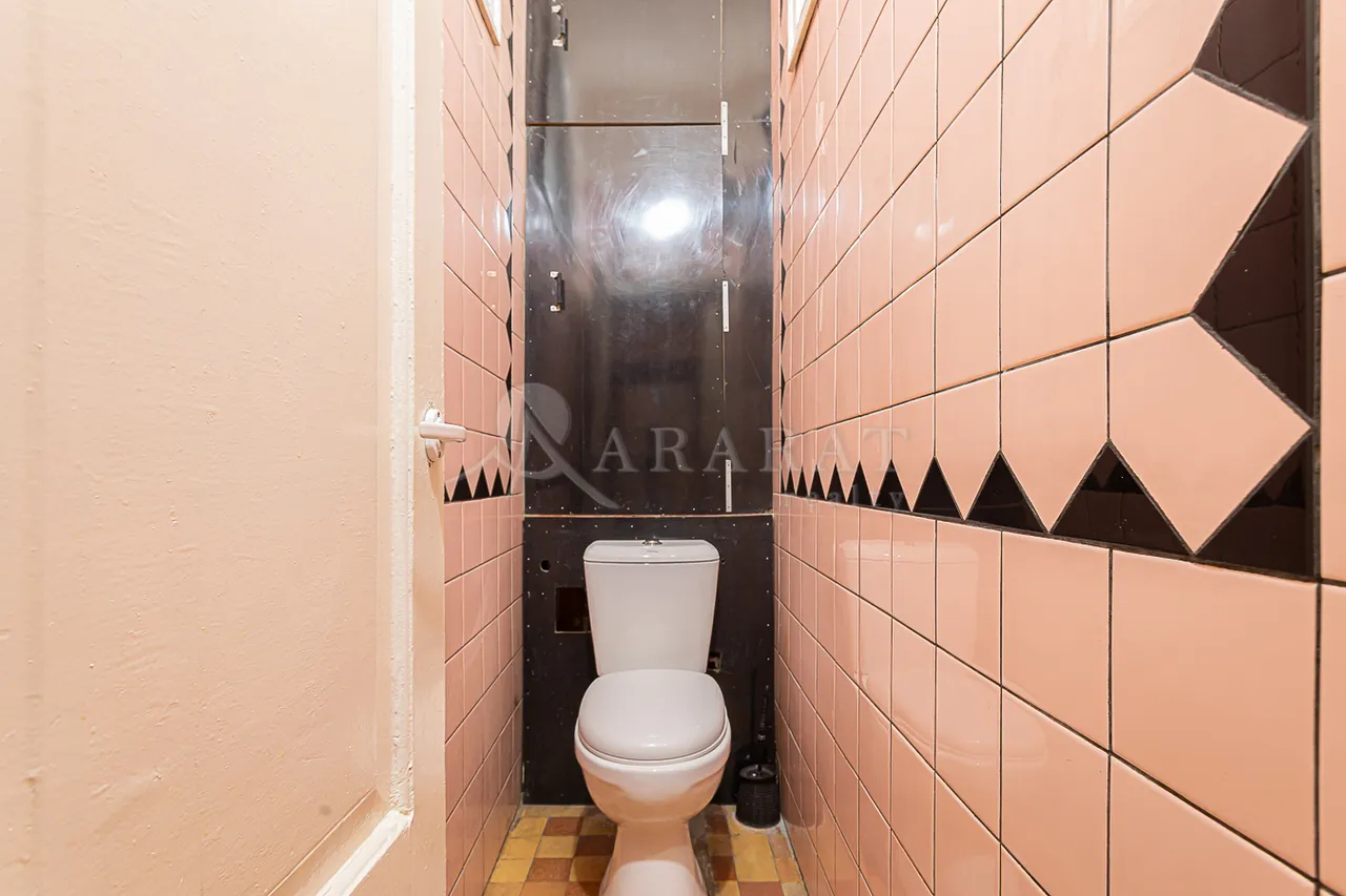 3 bedroom apartment for sale Charents St, Center Yerevan, 157411