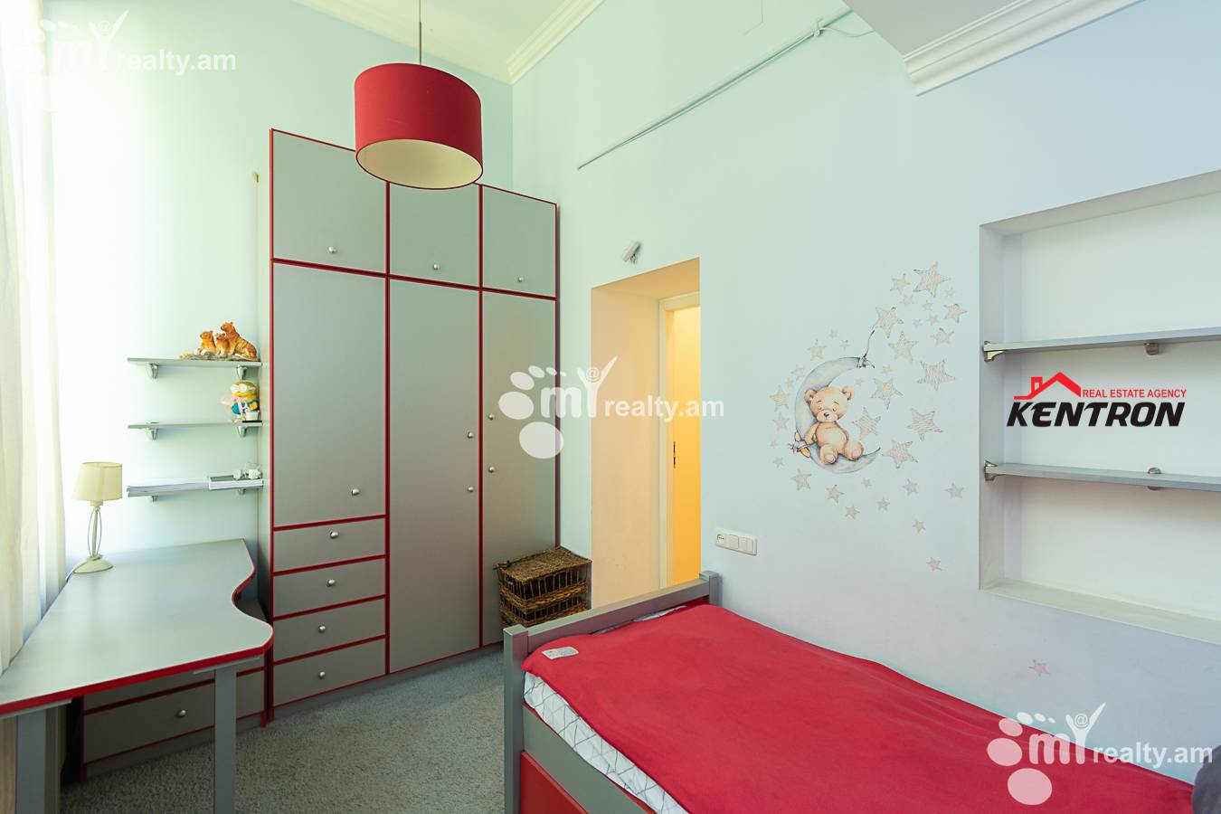 3 սենյականոց բնակարան  Պուշկինի փող, Կենտրոն Երևան, 133350