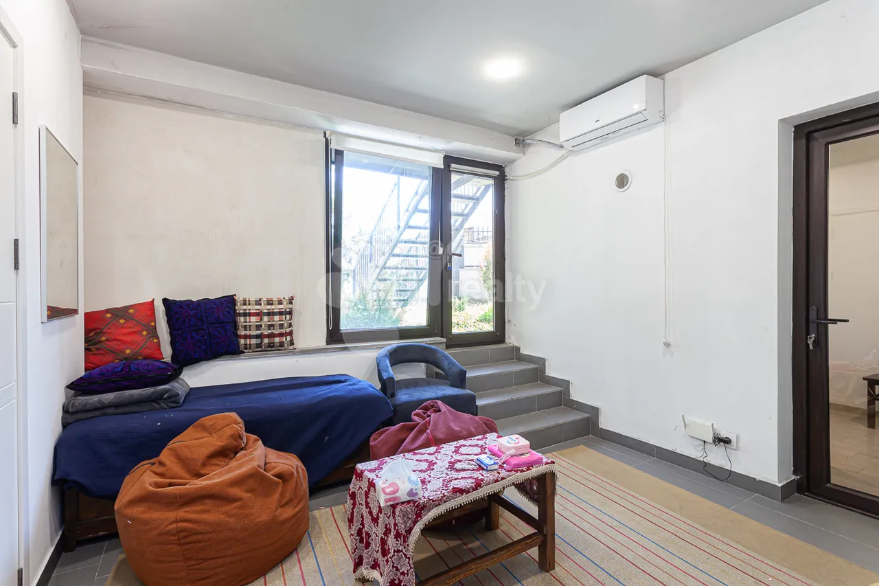 House for sale خیابان فیسکولتورنیکِر, مرکز شهر ایروان, 157326