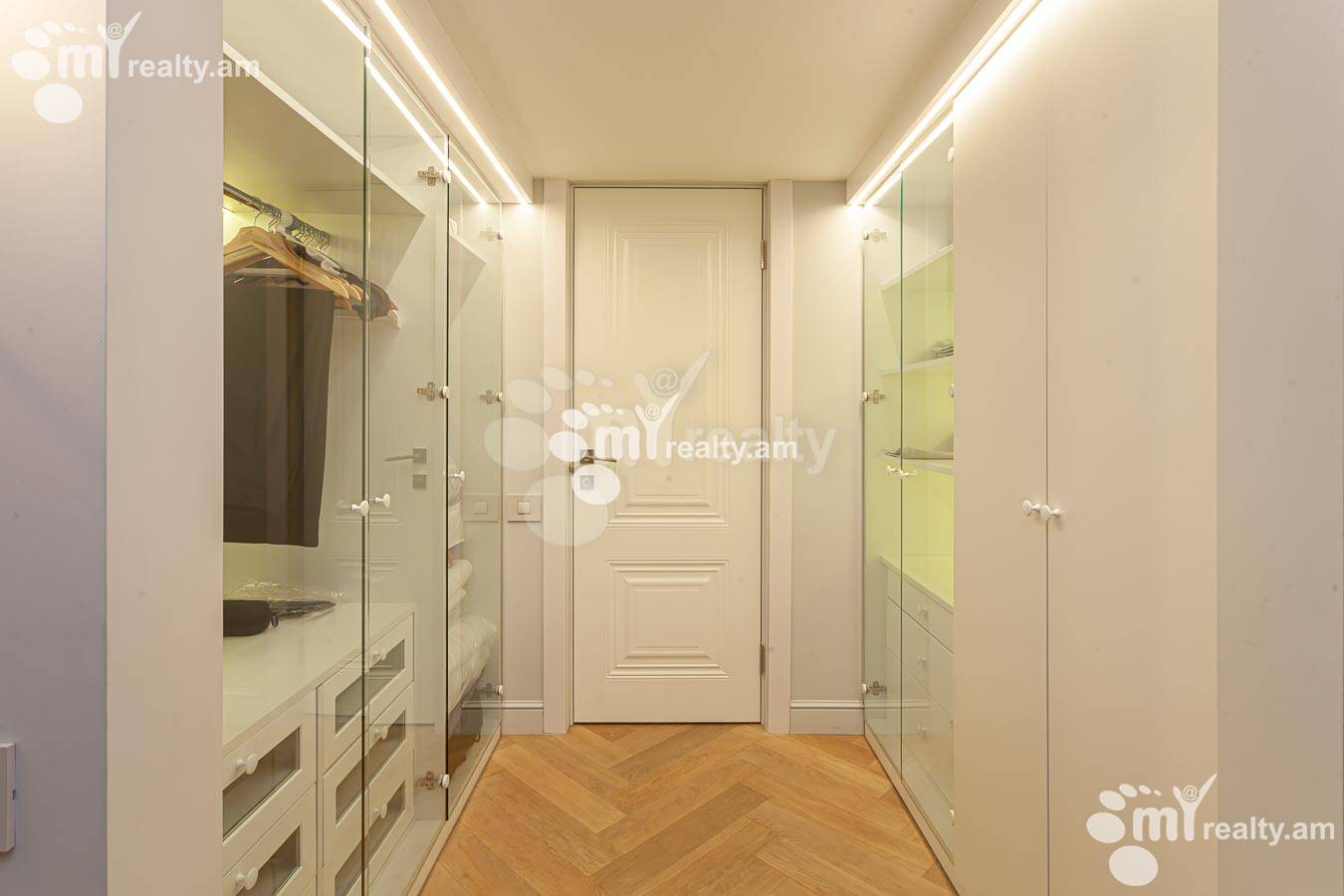 3 սենյականոց բնակարան վարձով Սարյան փող, Կենտրոն Երևան, 155319