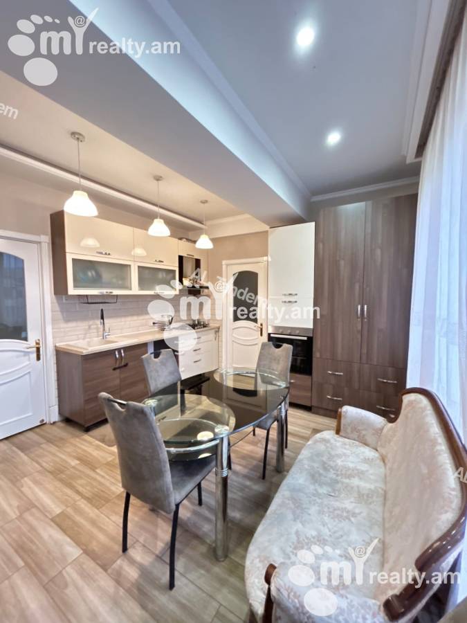 4 սենյականոց բնակարան  Պուշկինի փող, Կենտրոն Երևան, 156063