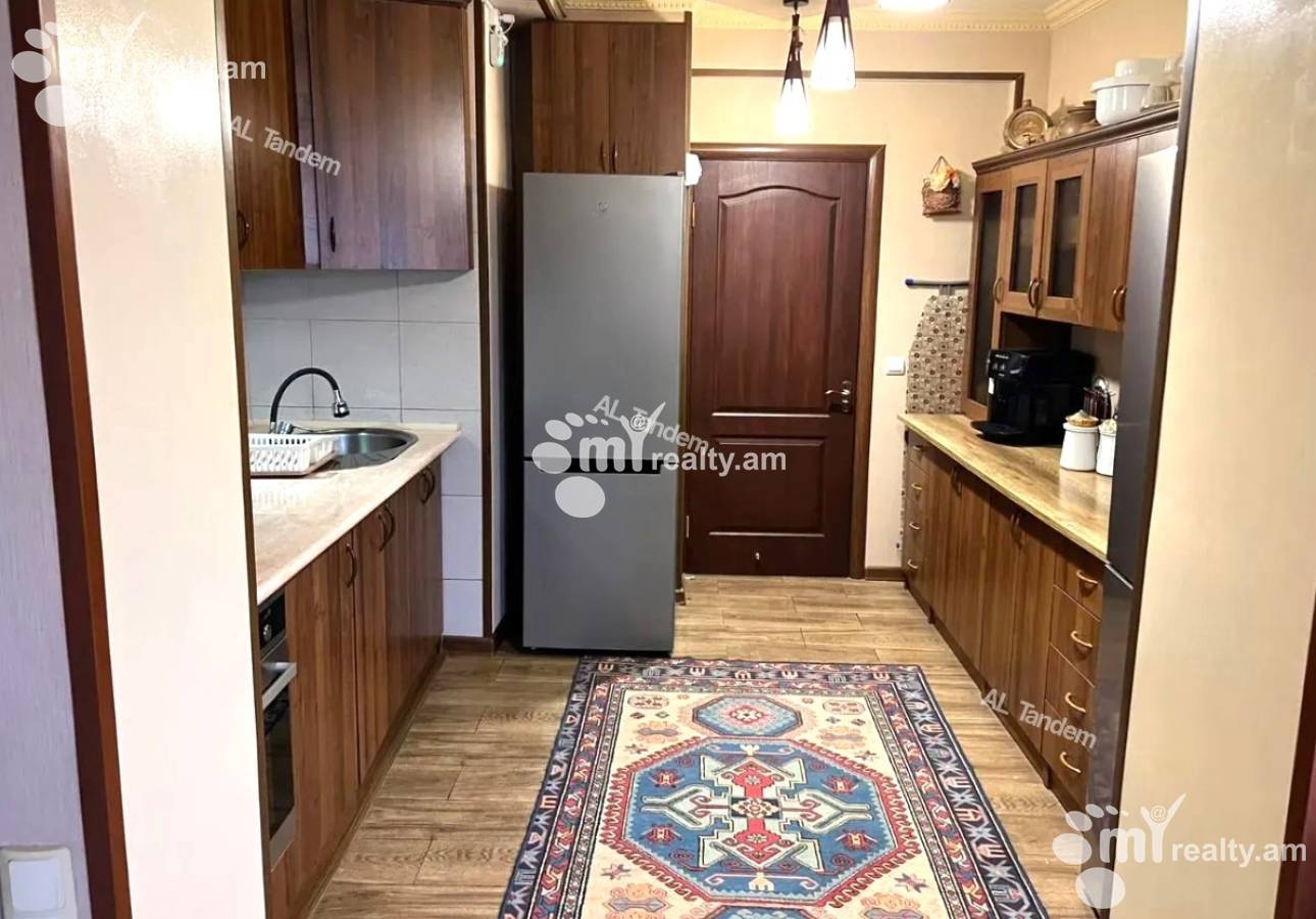 3 bedroom apartment for sale خیابان گِریبودوف, عربگیر ایروان, 153823