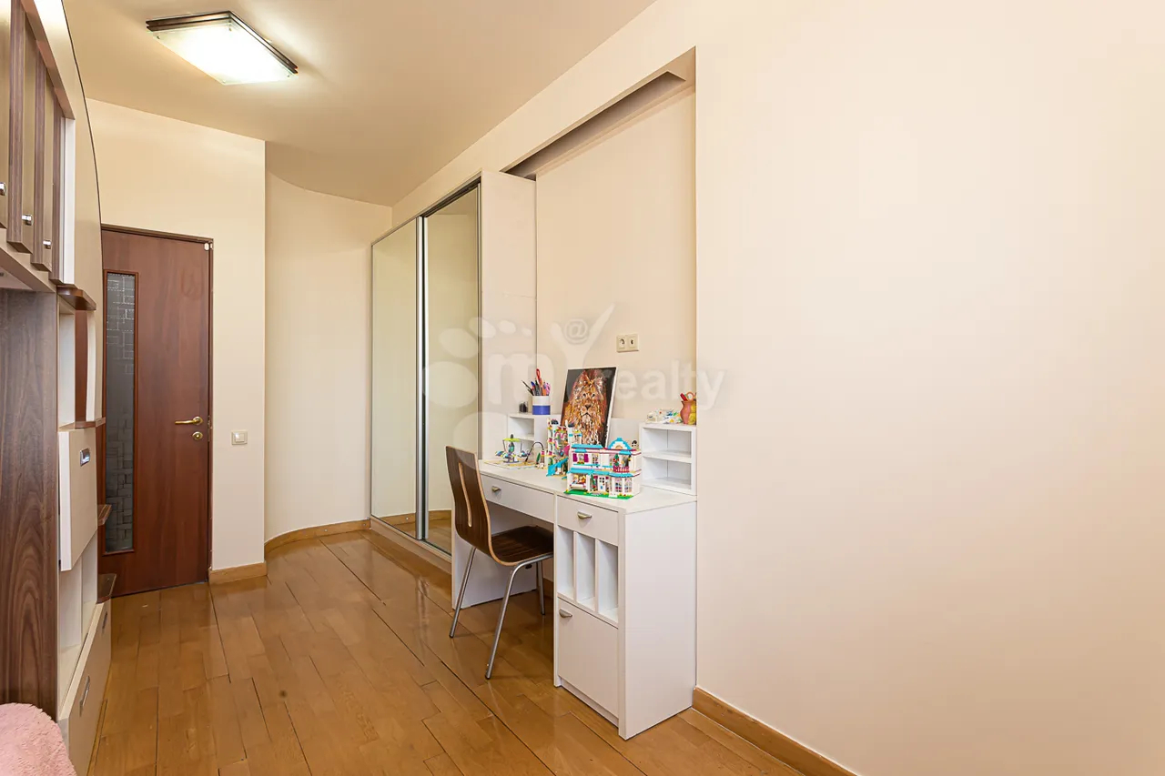 3 bedroom apartment for rent D. Demirchyan St, Center Yerevan, 158777